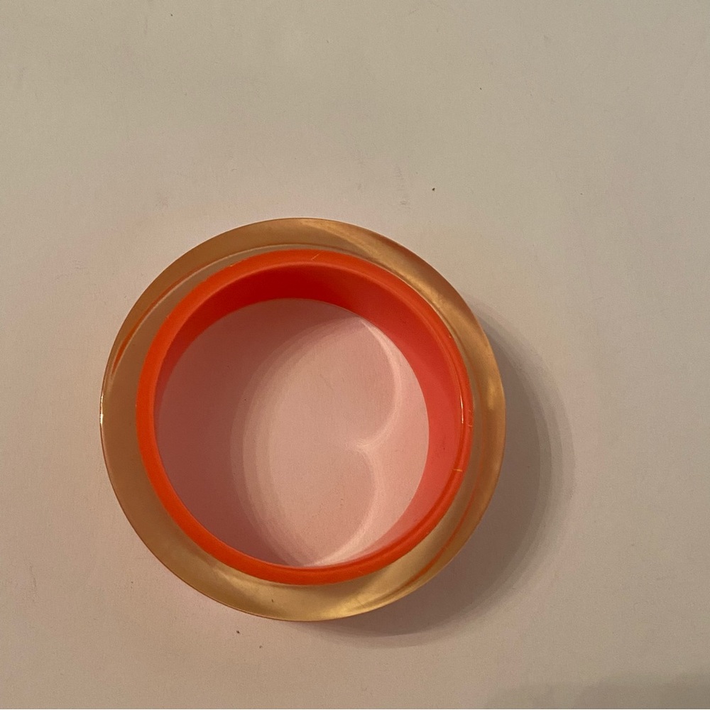 KATE SPADE BRACELET BANGLE ORANGE CLEAR LUCITE GOLD SPADE ONE SIZE OS SLIP ON - Picture 9 of 9